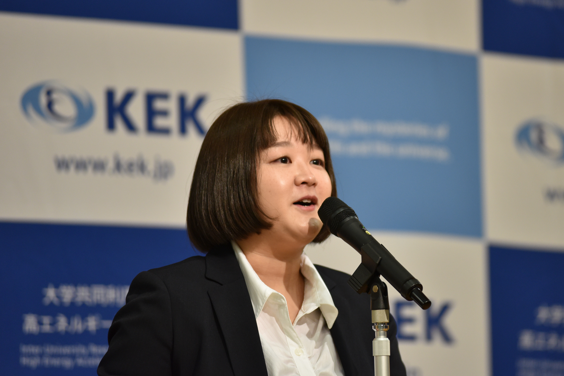 受賞者を代表して表彰式で登壇した塩澤氏