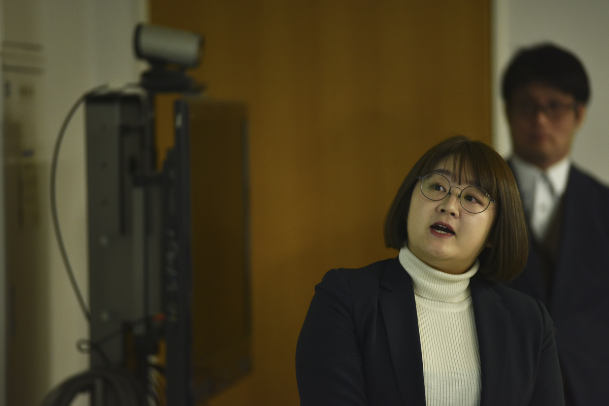 発表する塩澤氏