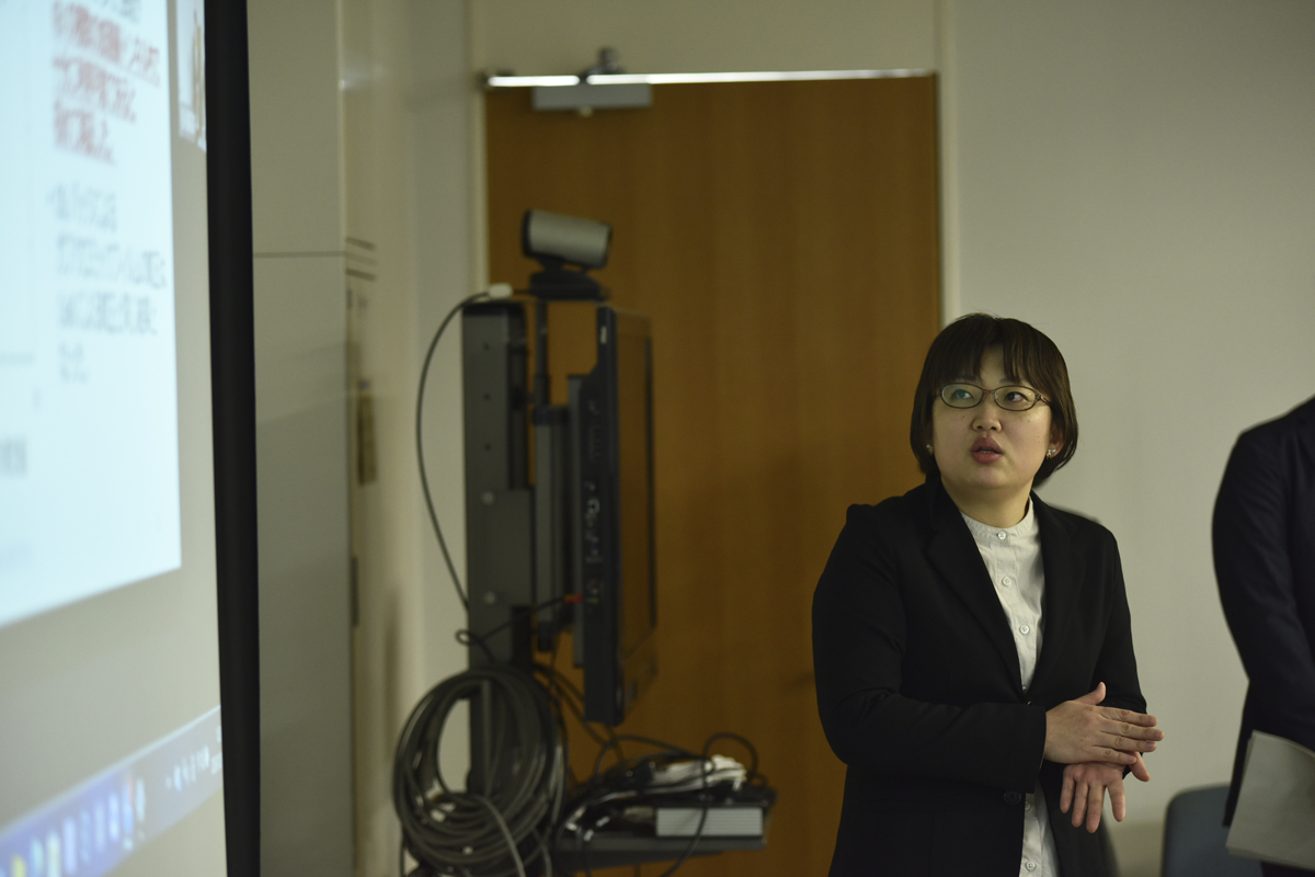 発表する田中氏